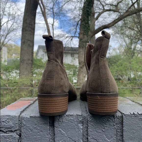 CHARLOTTE RUSSE Women’s Taupe/Brown Heeled Ankle Boots Pull On Size 8 New - Picture 4 of 9